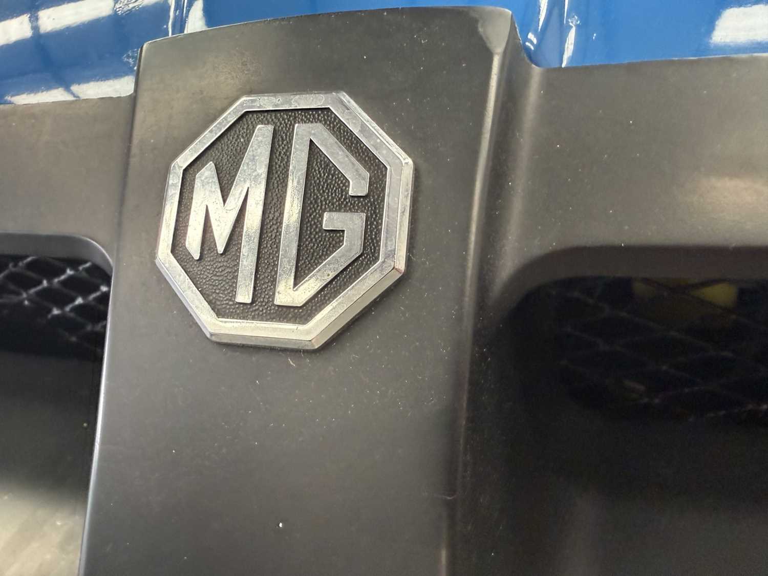 31 - 1977 MG B Roadster