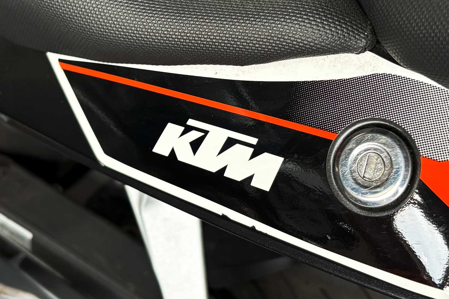 99 - 2014 KTM 390 Duke