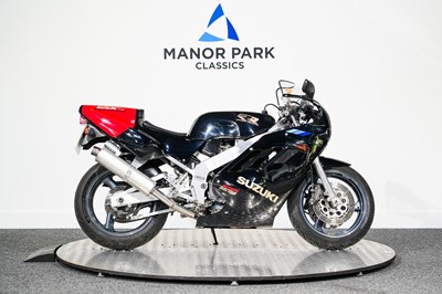 Lot 1996 Suzuki GSXR 400RR
