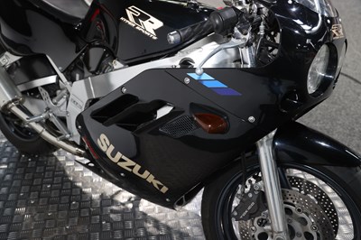 Lot 1990 Suzuki GSXR400RR SP