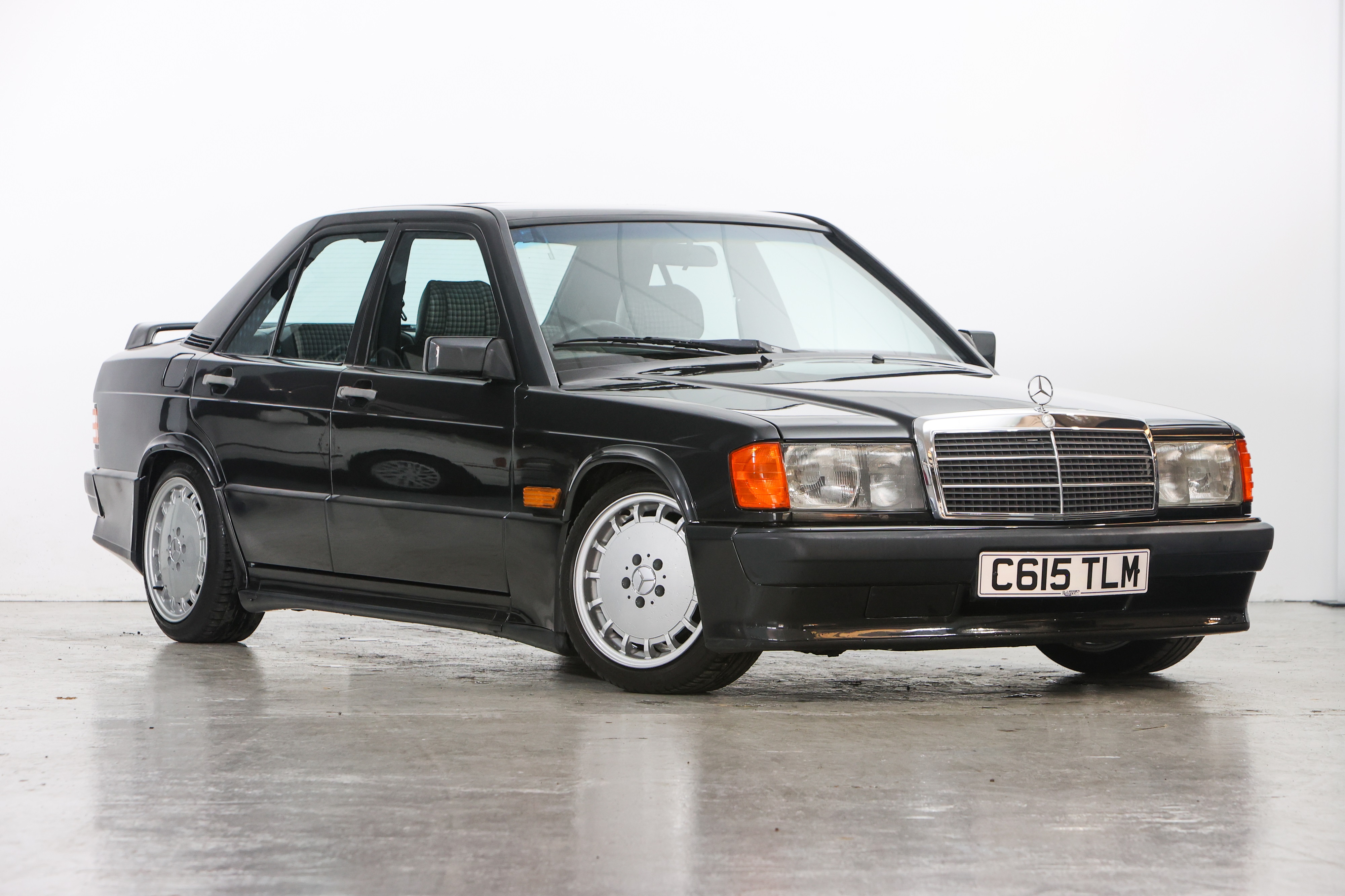 Lot 269 - 1985 Mercedes-Benz 190 E 2.3-16