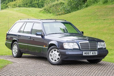 Lot 20 - 1994 Mercedes-Benz E 320 Estate 7-Seater