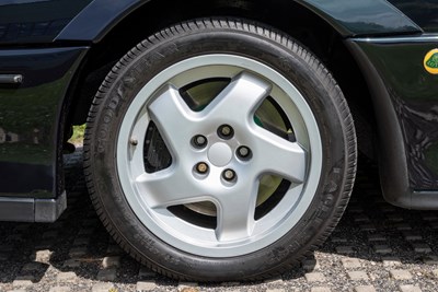 Lot 35 - 1993 Vauxhall Lotus Carlton