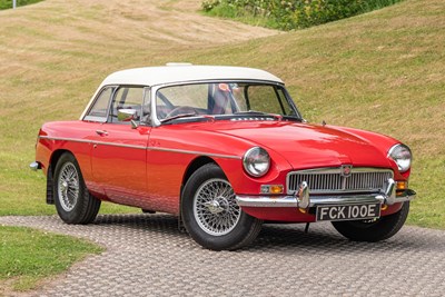 Lot 9 - 1967 MG B Roadster