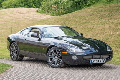 Lot 69 - 2004 Jaguar XKR 4.2 Coupe
