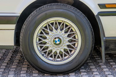 Lot 18 - 1992 BMW 318i Convertible
