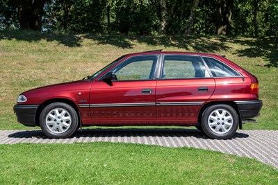 Lot 64 - 1993 Vauxhall Astra 1.4i GLS