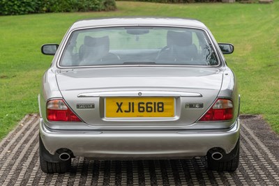 Lot 77 - 1999 Jaguar XJ8