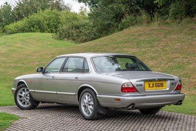 Lot 77 - 1999 Jaguar XJ8