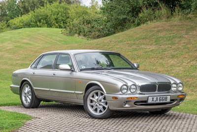 Lot 77 - 1999 Jaguar XJ8