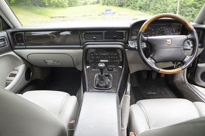 Lot 4 - 1997 Jaguar XJ Sport 4.0