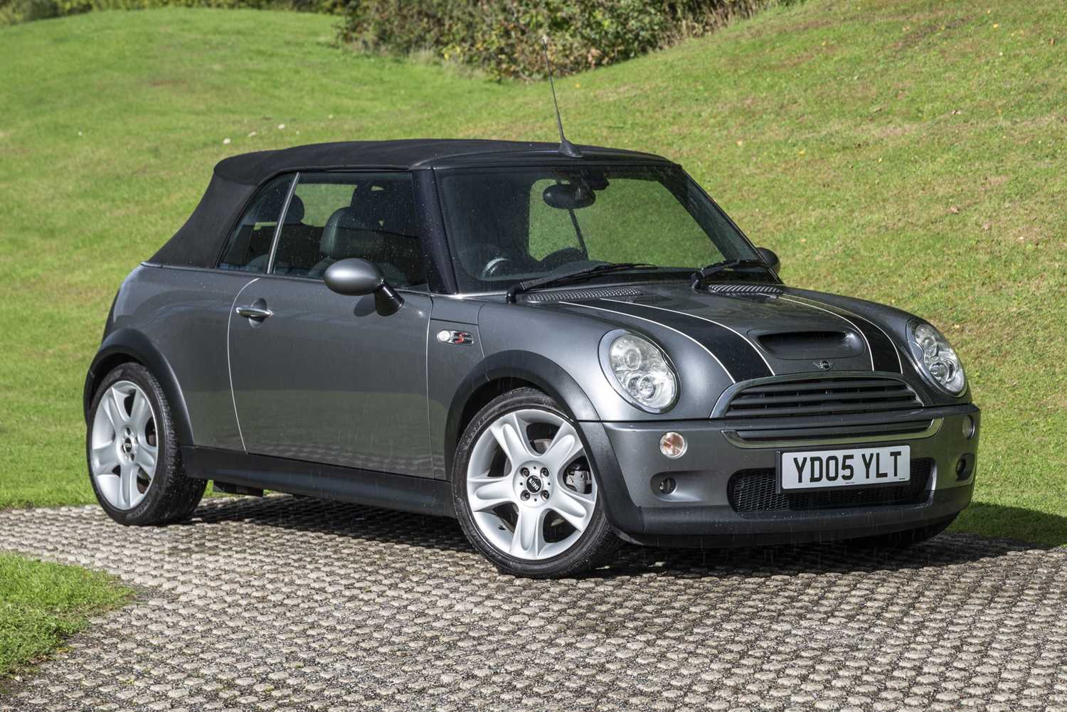 Lot 46 - 2005 Mini Cooper S Convertible