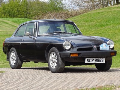 Lot 76 - 1977 MG B GT