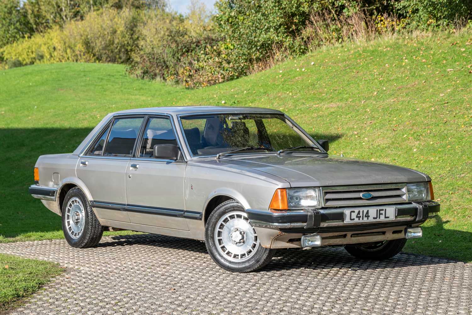Lot 6 - 1985 Ford Granada 2.8 Ghia X