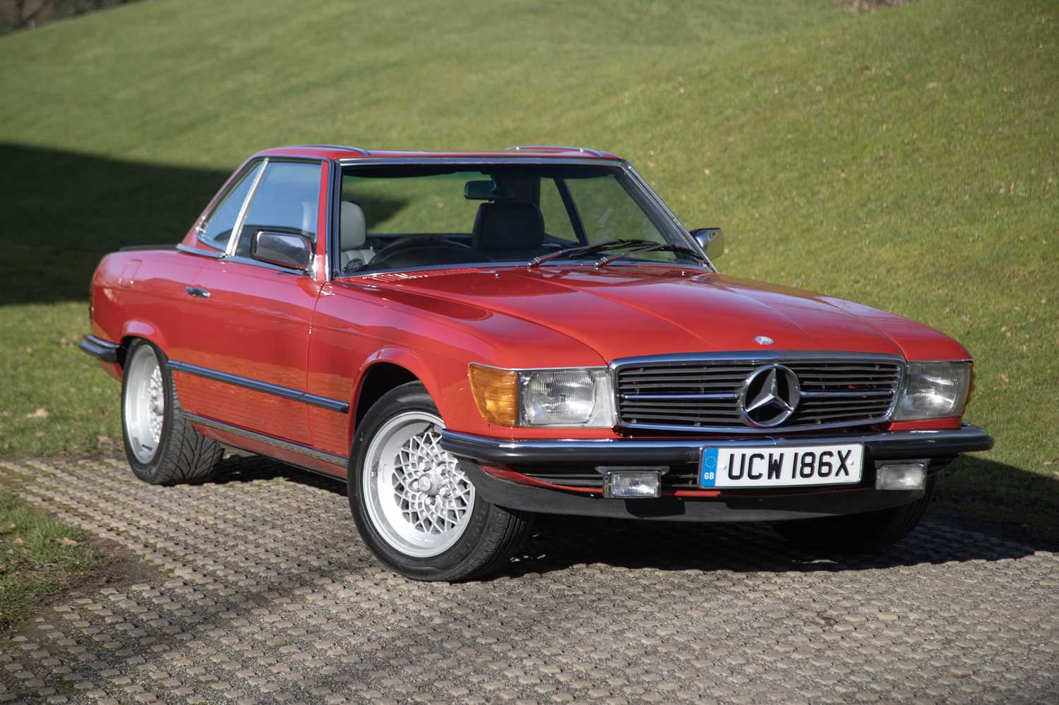 Lot 30 - 1982 Mercedes-Benz 380 SL